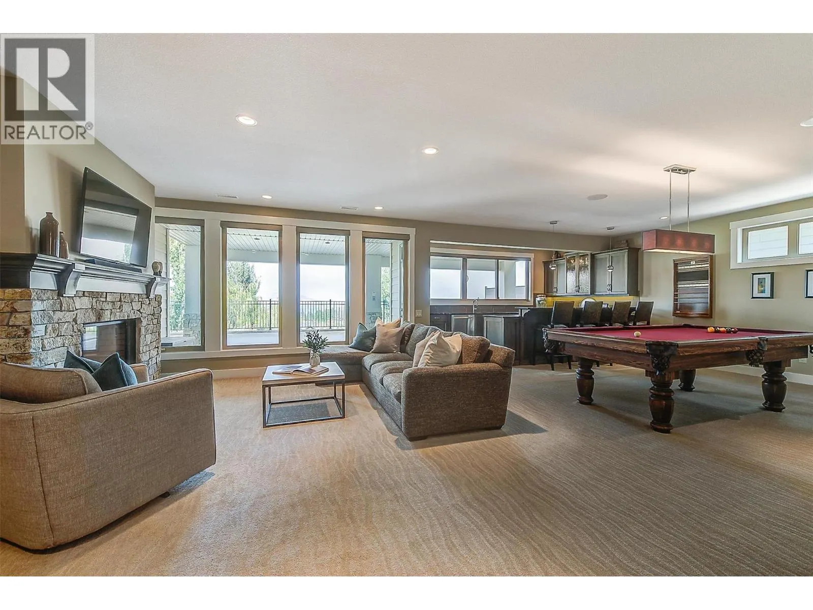 440 Lakepointe Drive