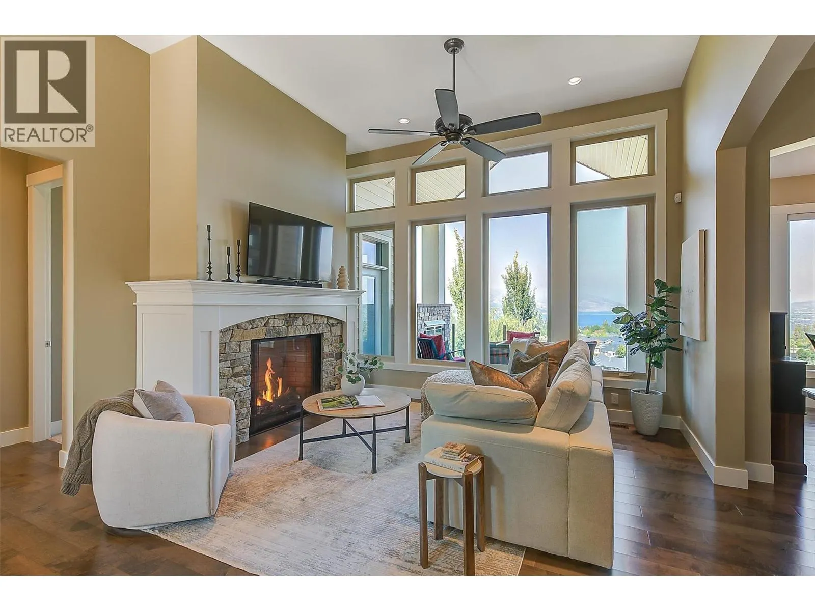 440 Lakepointe Drive
