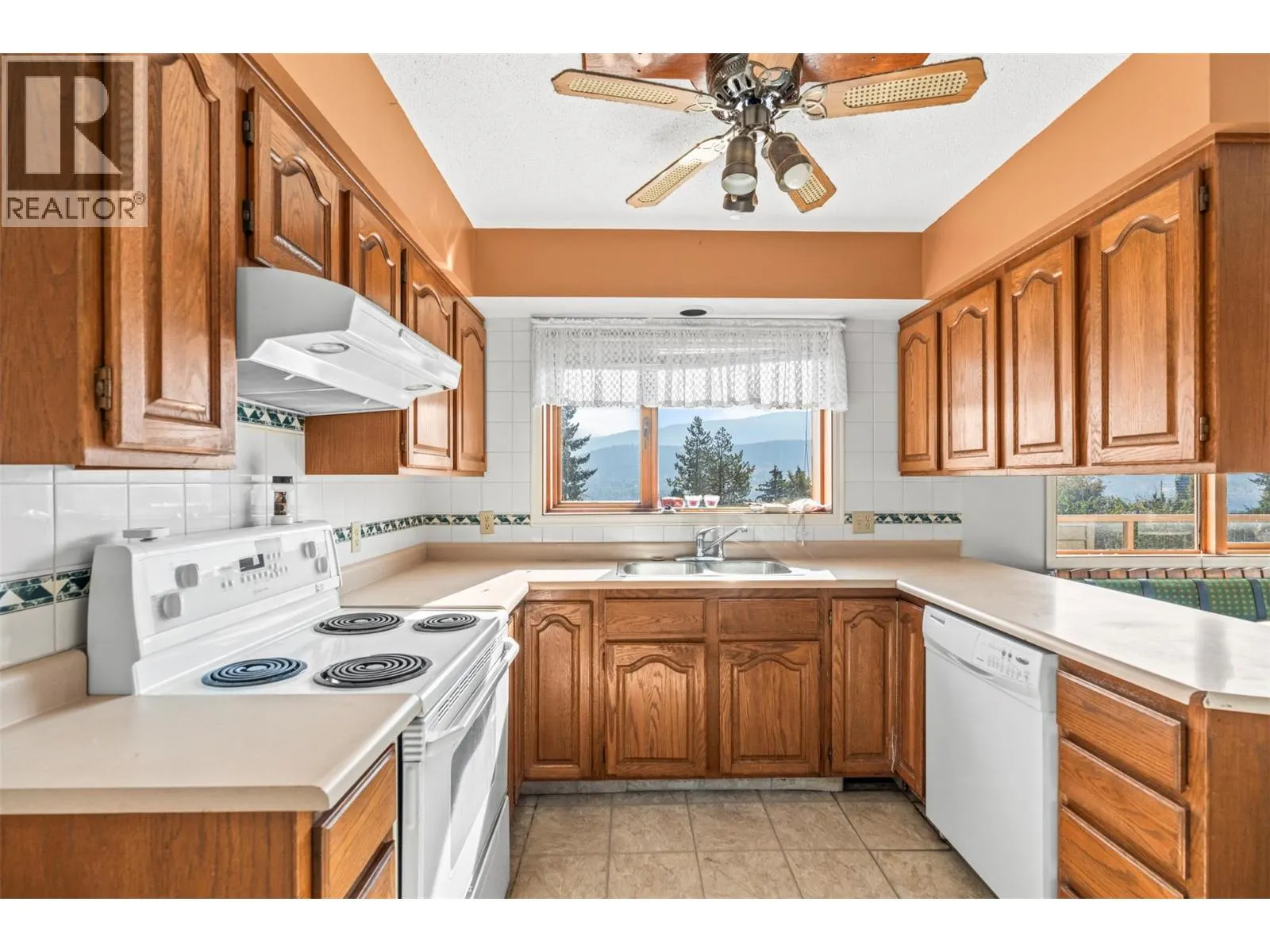 13851 Kickwillie Loop Road