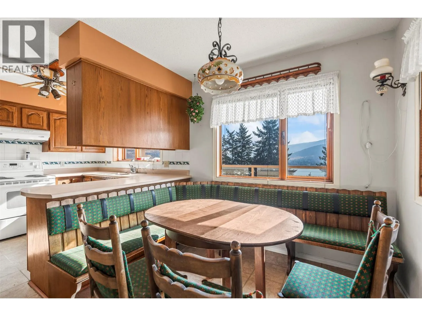 13851 Kickwillie Loop Road