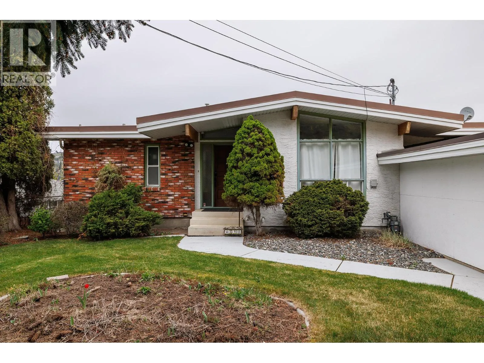 8291 Okanagan Landing Road