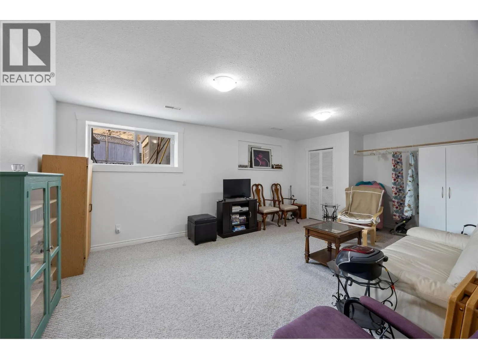 2402 Parkview Drive