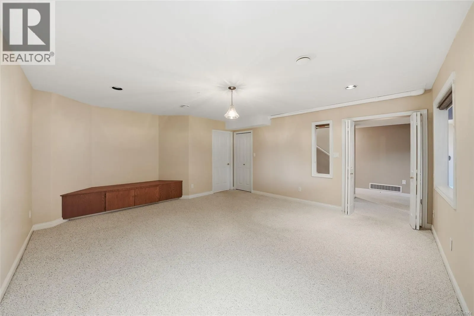 1369 Gabriola Dr