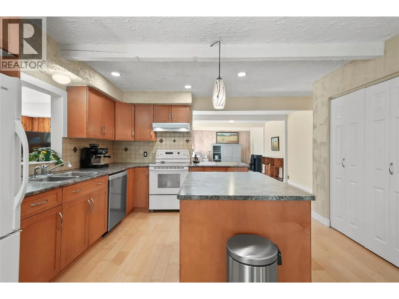 727 Grandview Bench Road