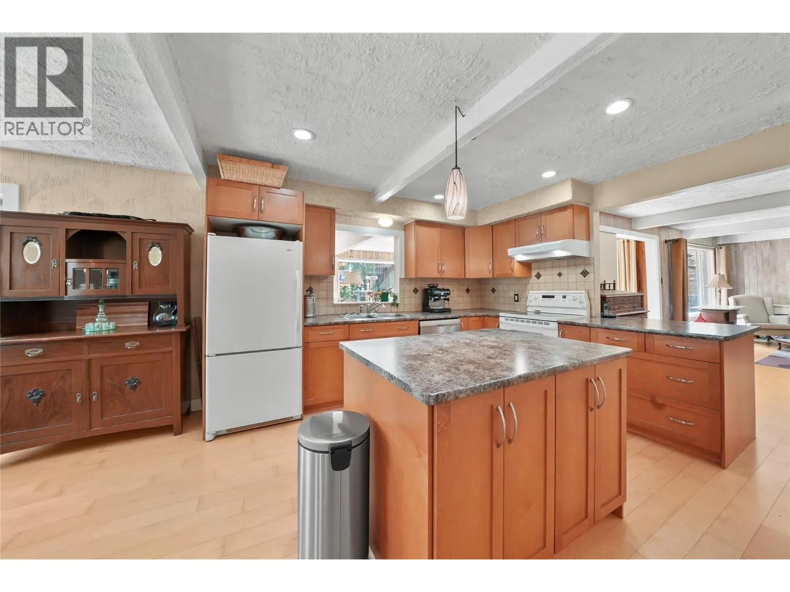 727 Grandview Bench Road