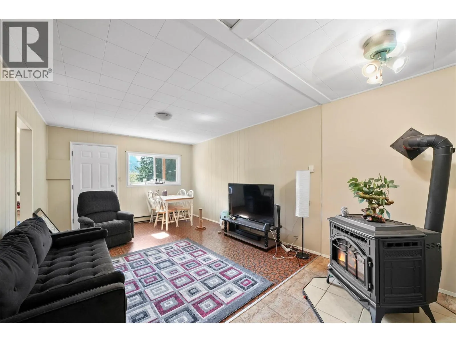 727 Grandview Bench Road