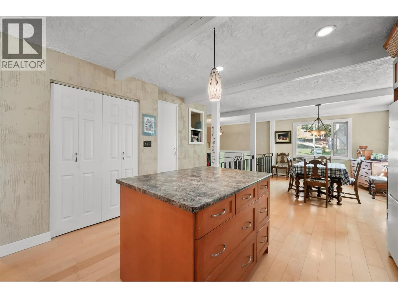 727 Grandview Bench Road