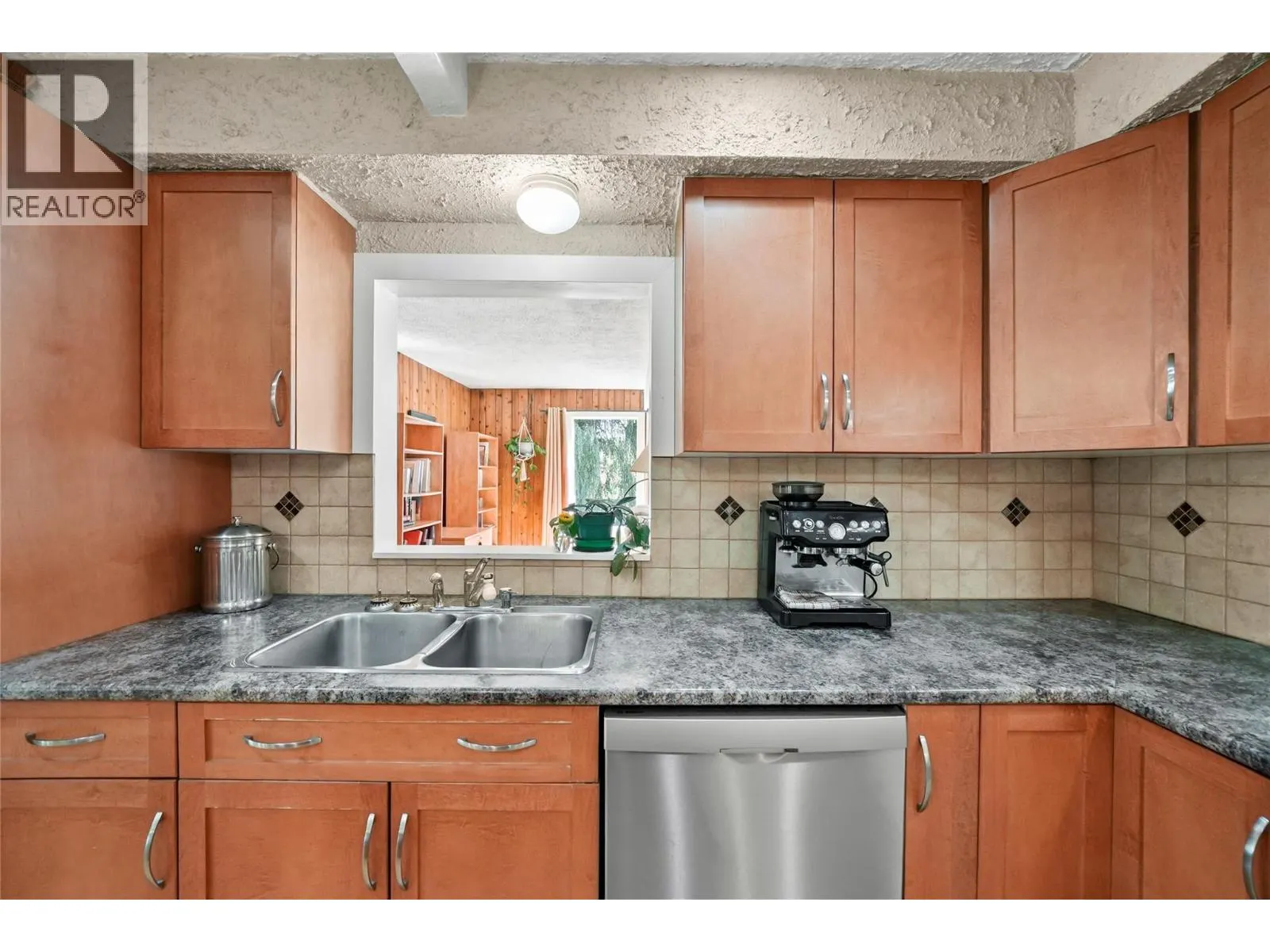 727 Grandview Bench Road