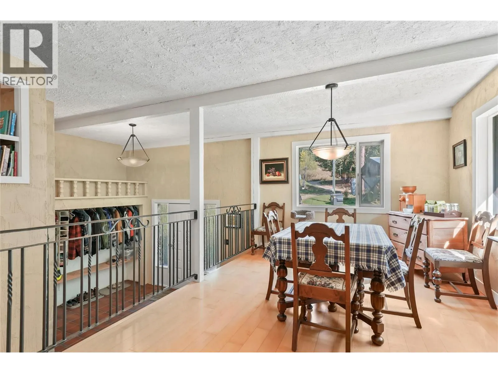 727 Grandview Bench Road
