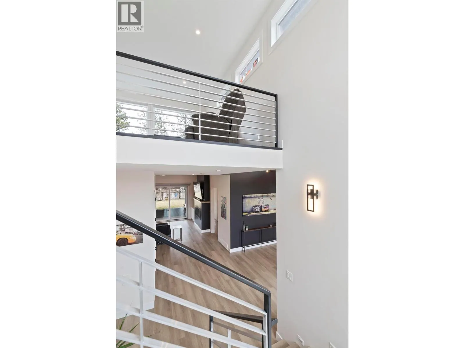 10245 Beacon Hill Drive
