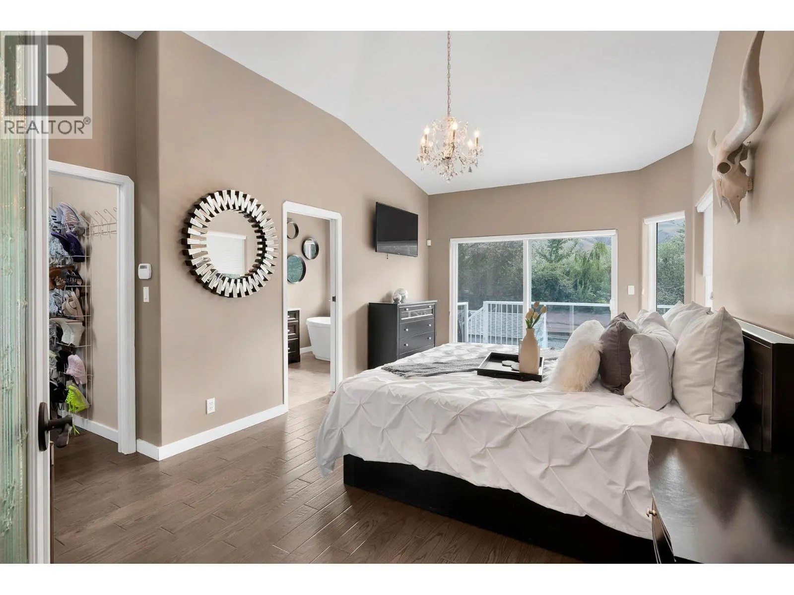 3723 Overlander Drive