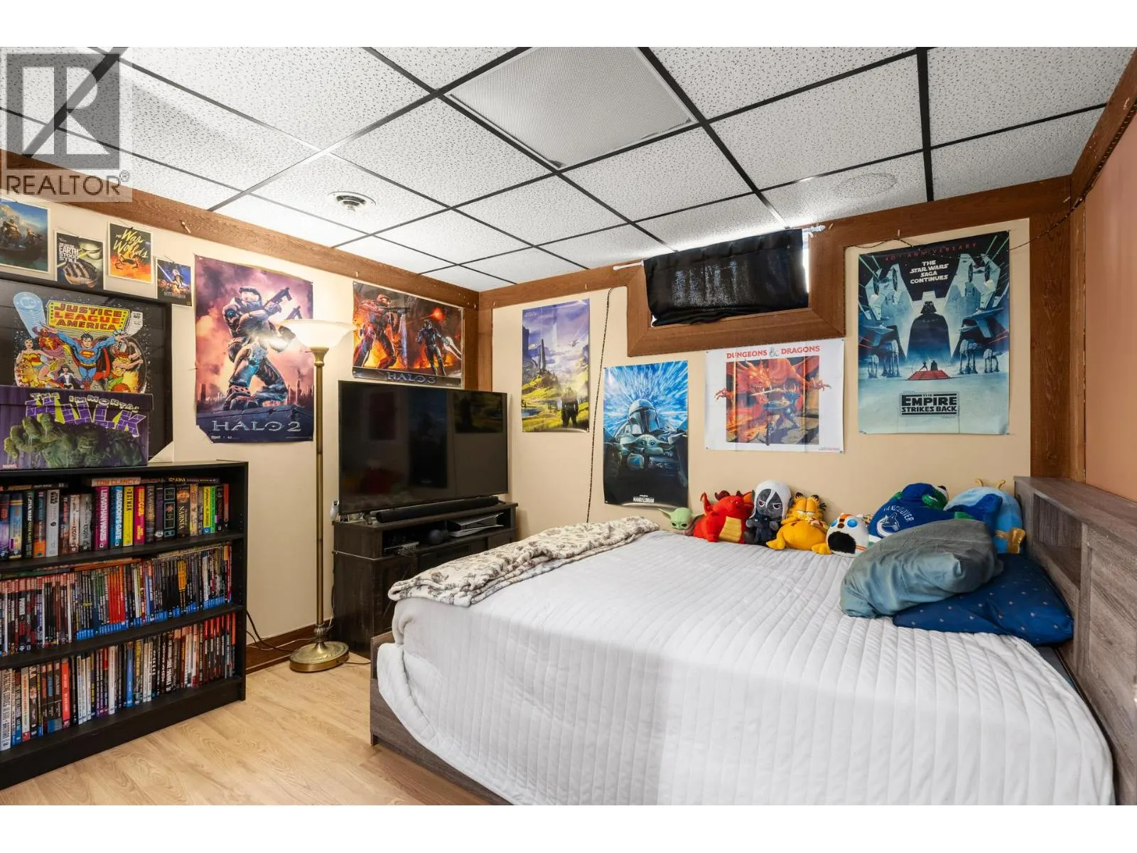 955 Hickory Road