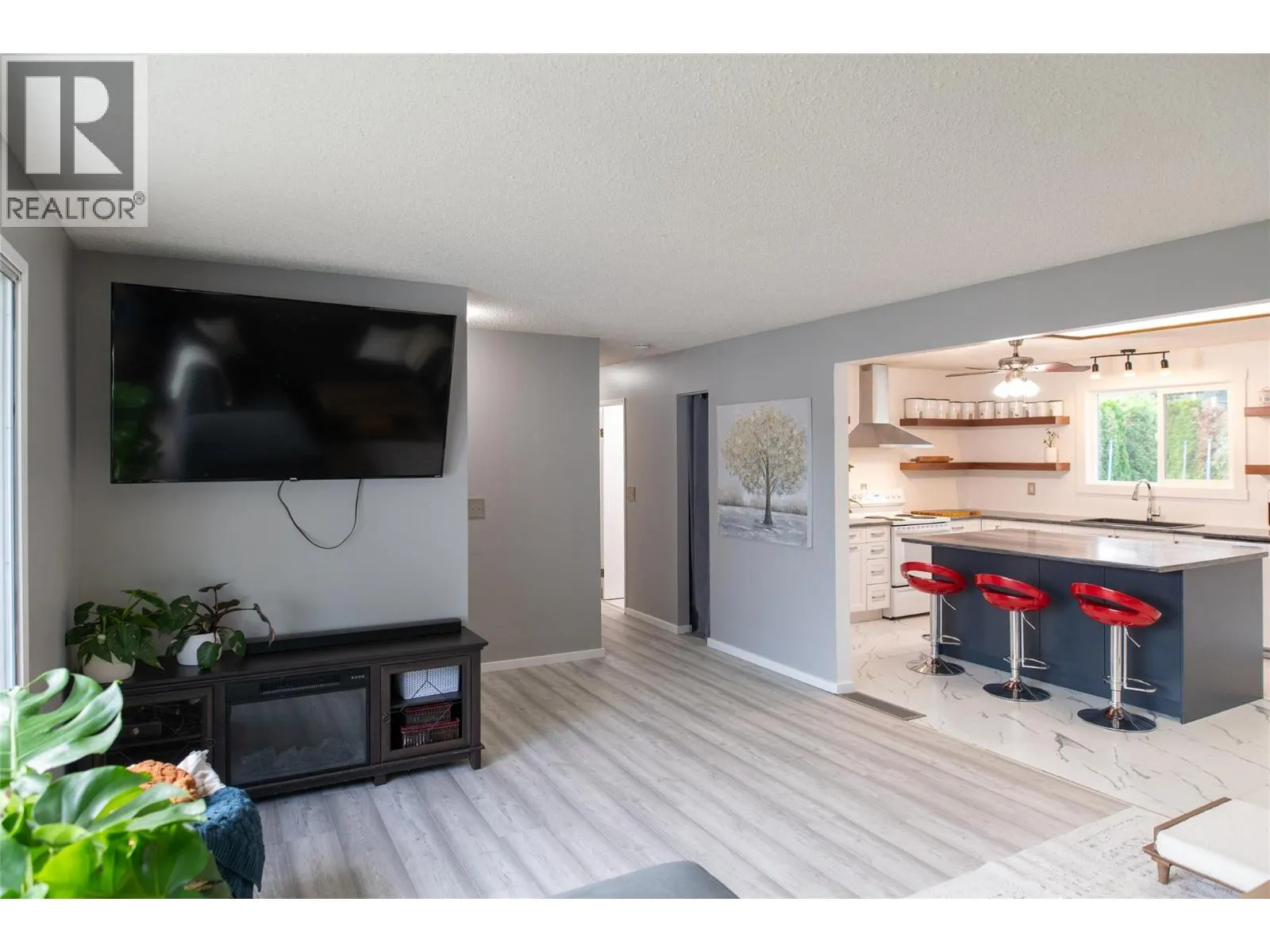 955 Hickory Road