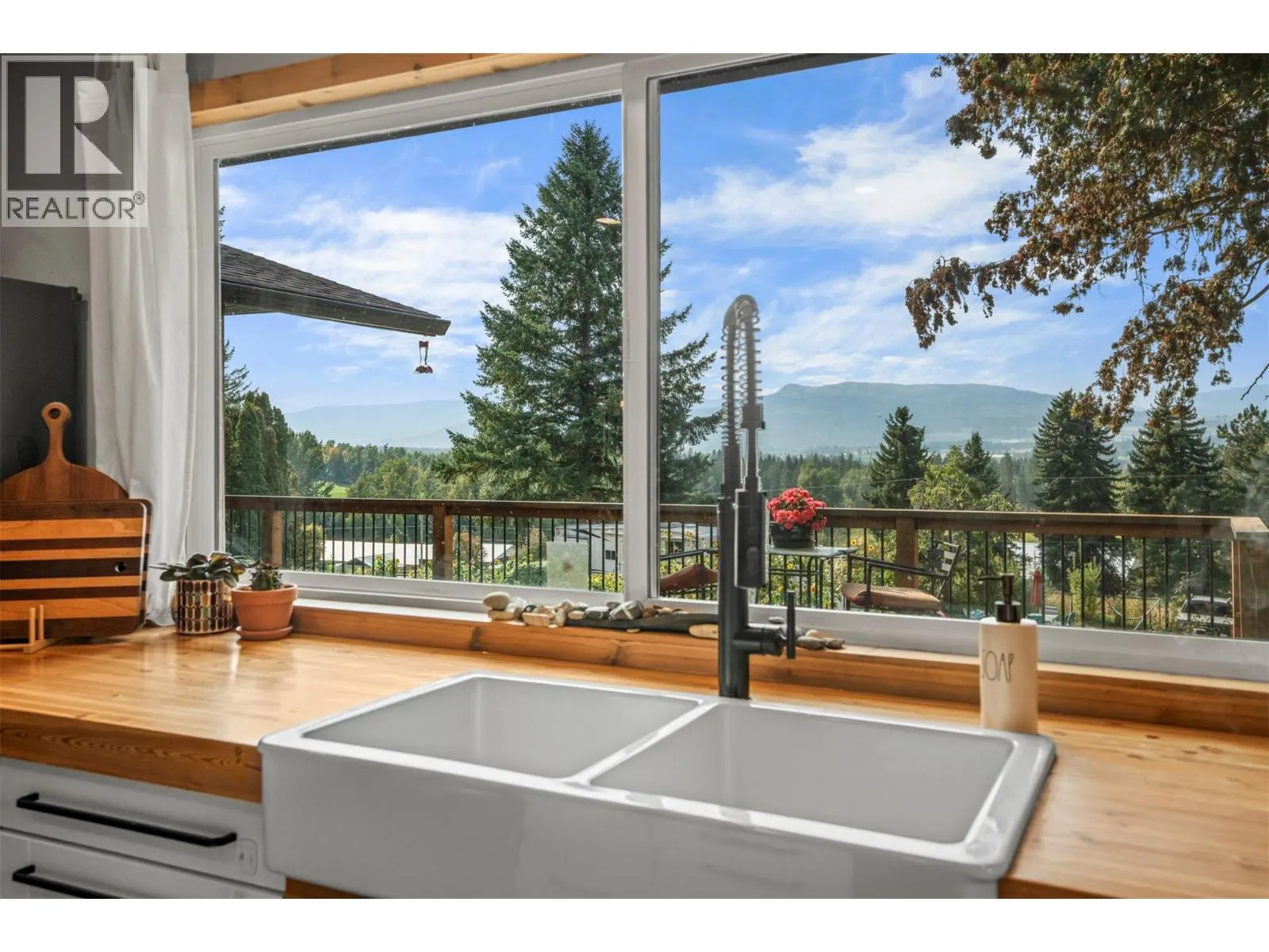 1274 Mountain View Road