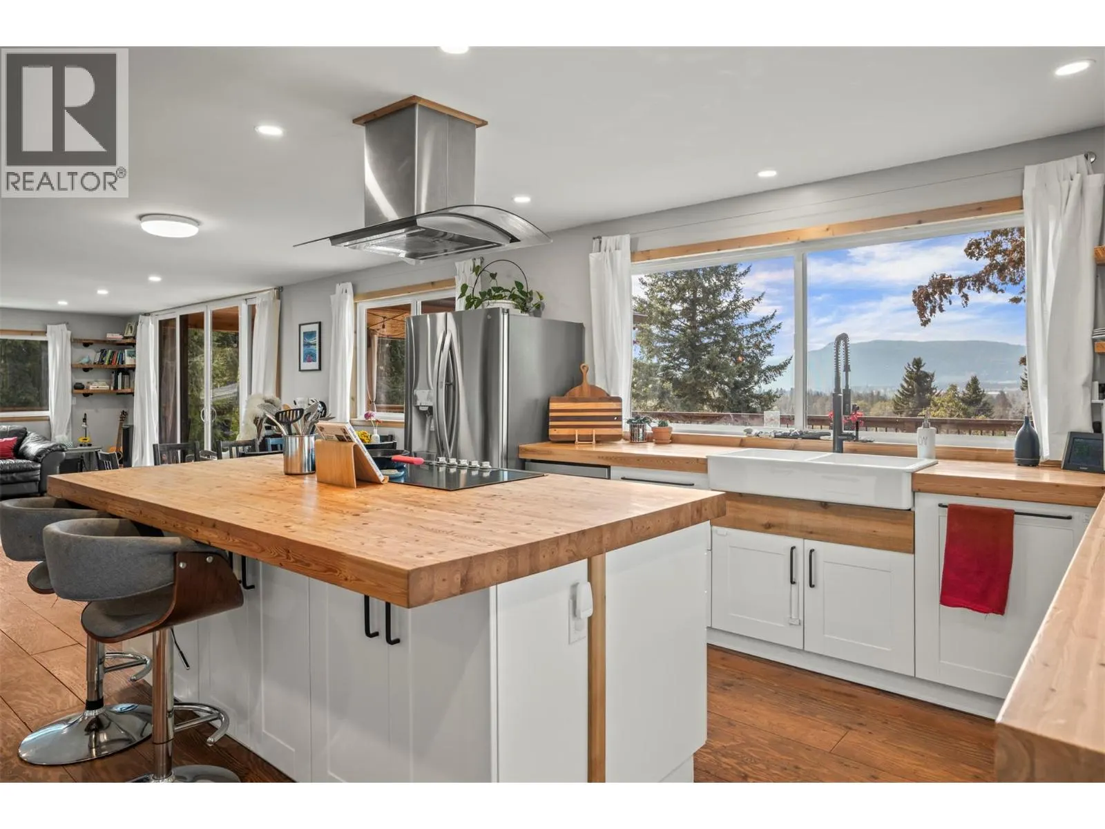 1274 Mountain View Road