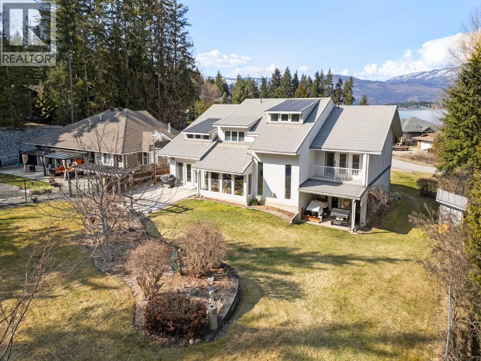 2572 Bayview Road