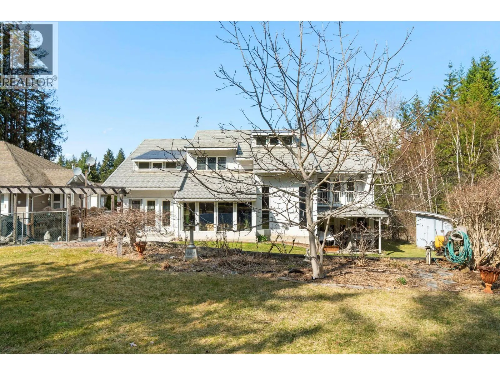 2572 Bayview Road