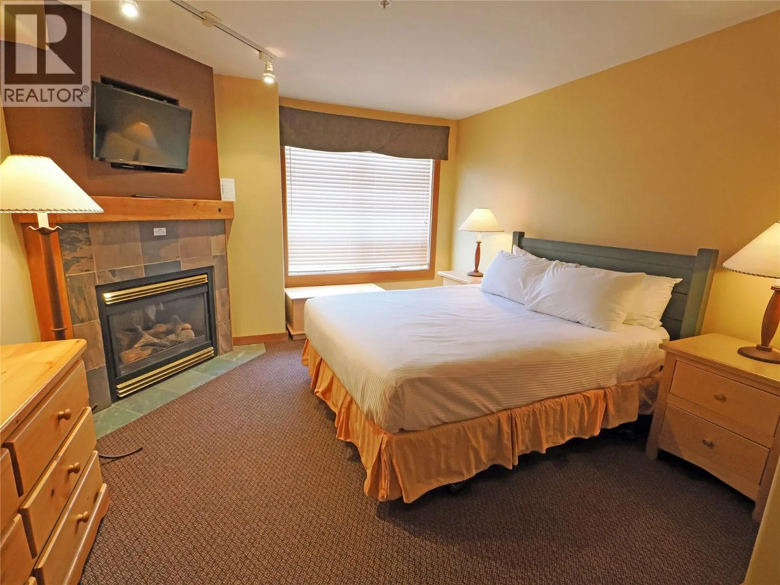5335 Big White Road Unit# 303/305
