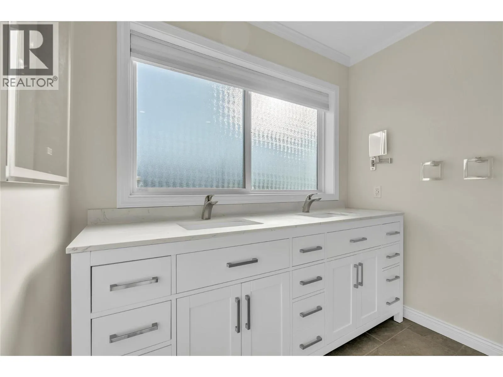148 ROY Avenue Unit# 7