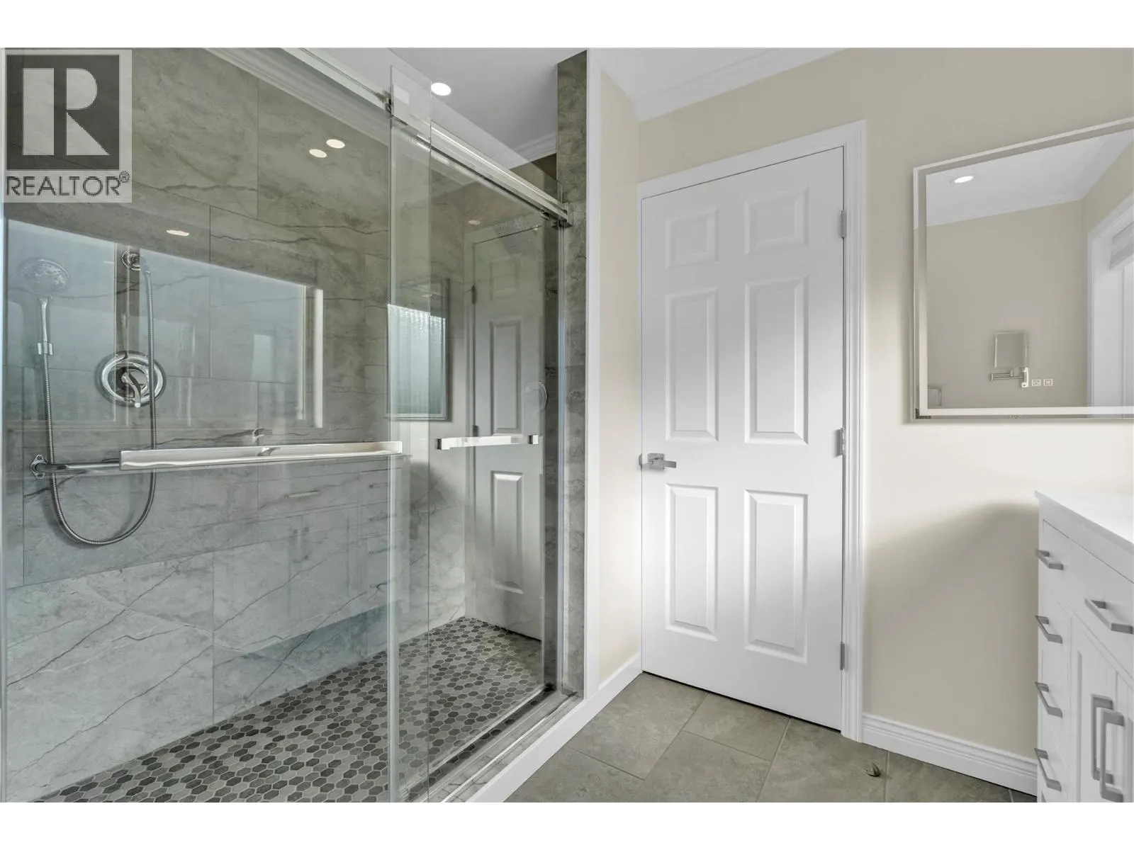 148 ROY Avenue Unit# 7
