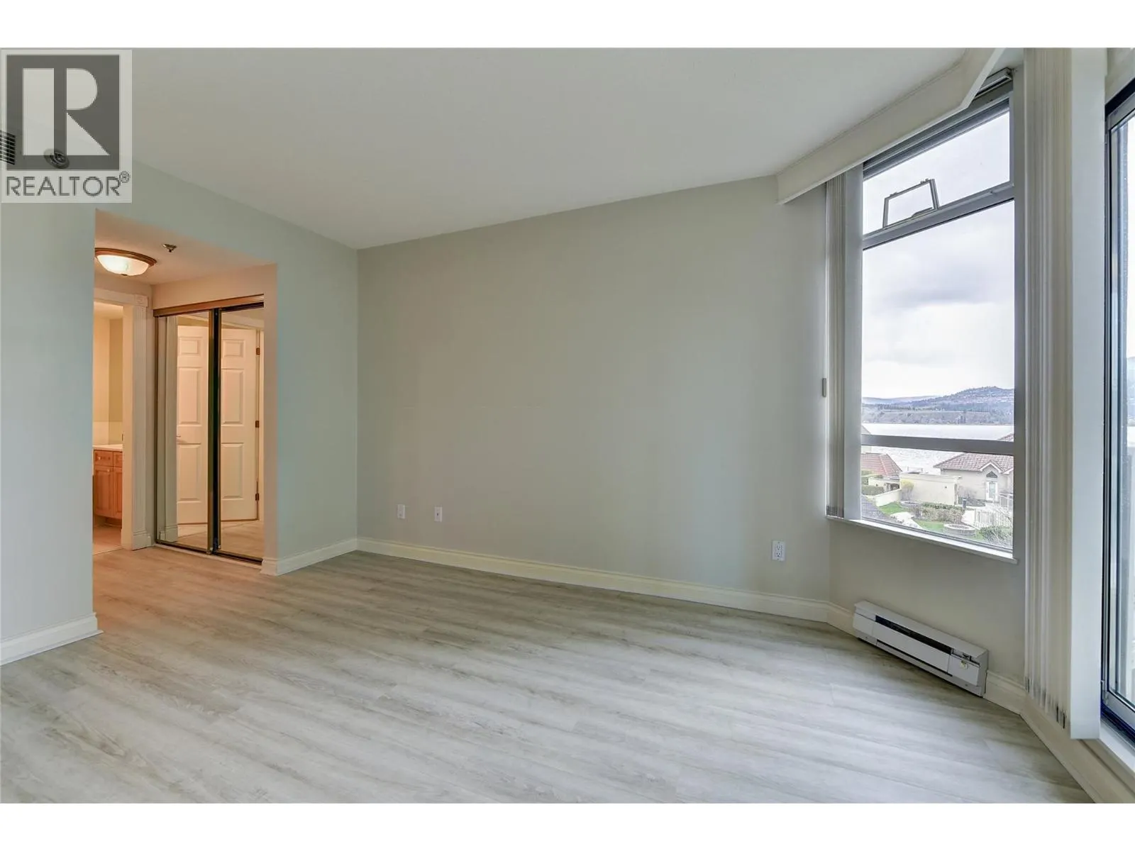 1152 Sunset Drive Unit# 606