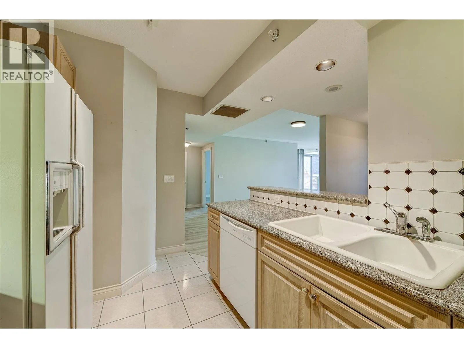 1152 Sunset Drive Unit# 606