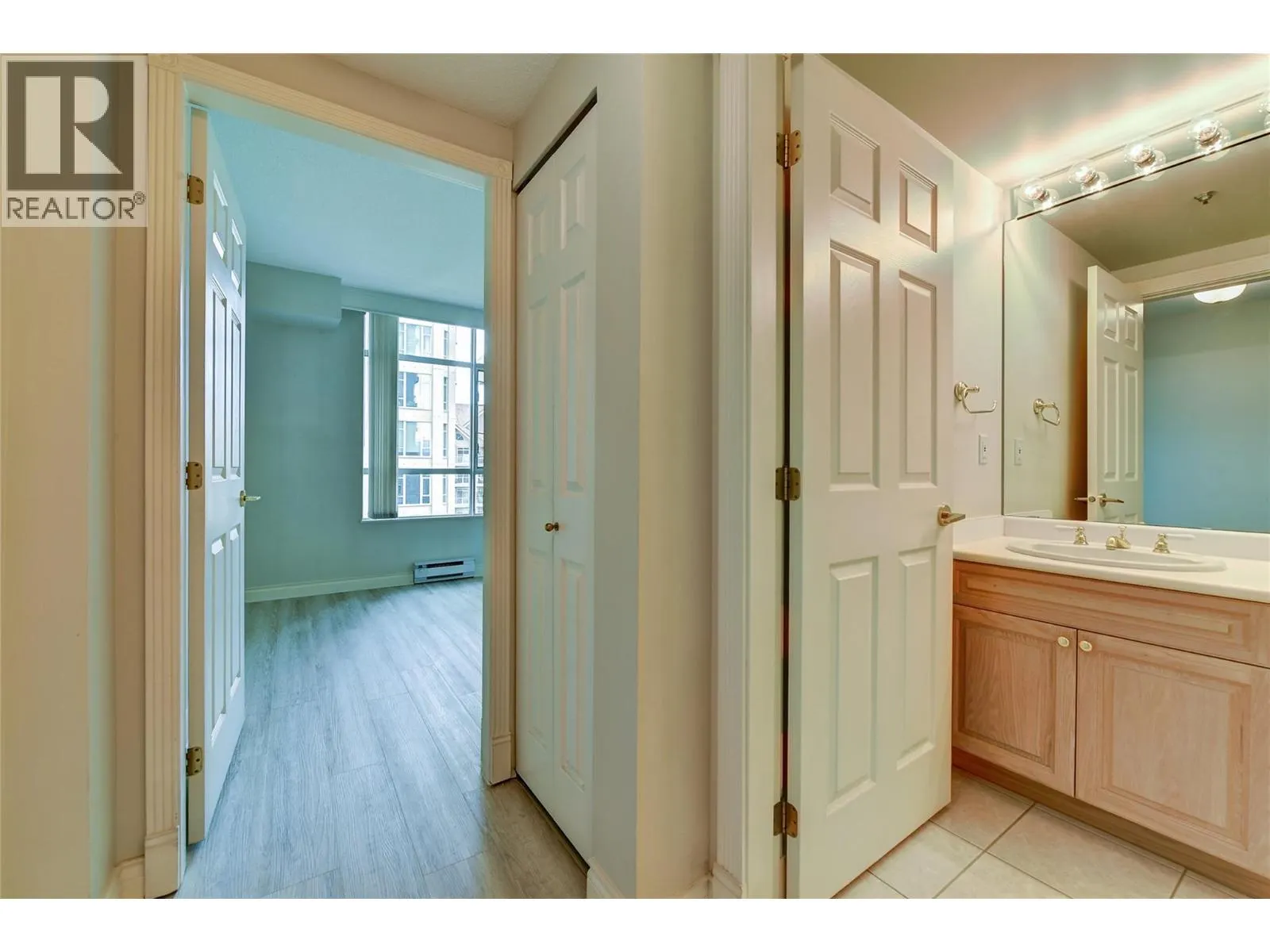 1152 Sunset Drive Unit# 606