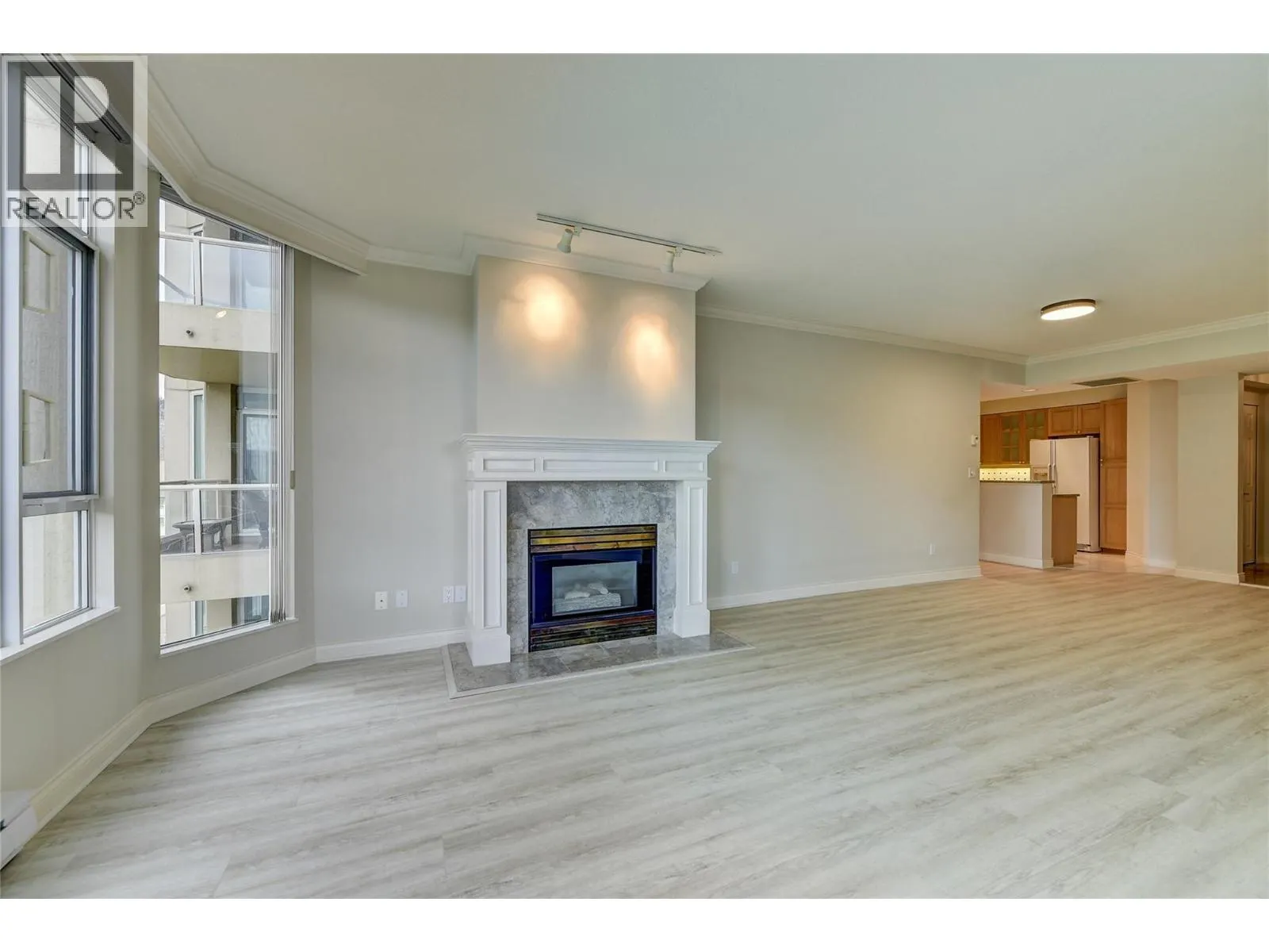 1152 Sunset Drive Unit# 606