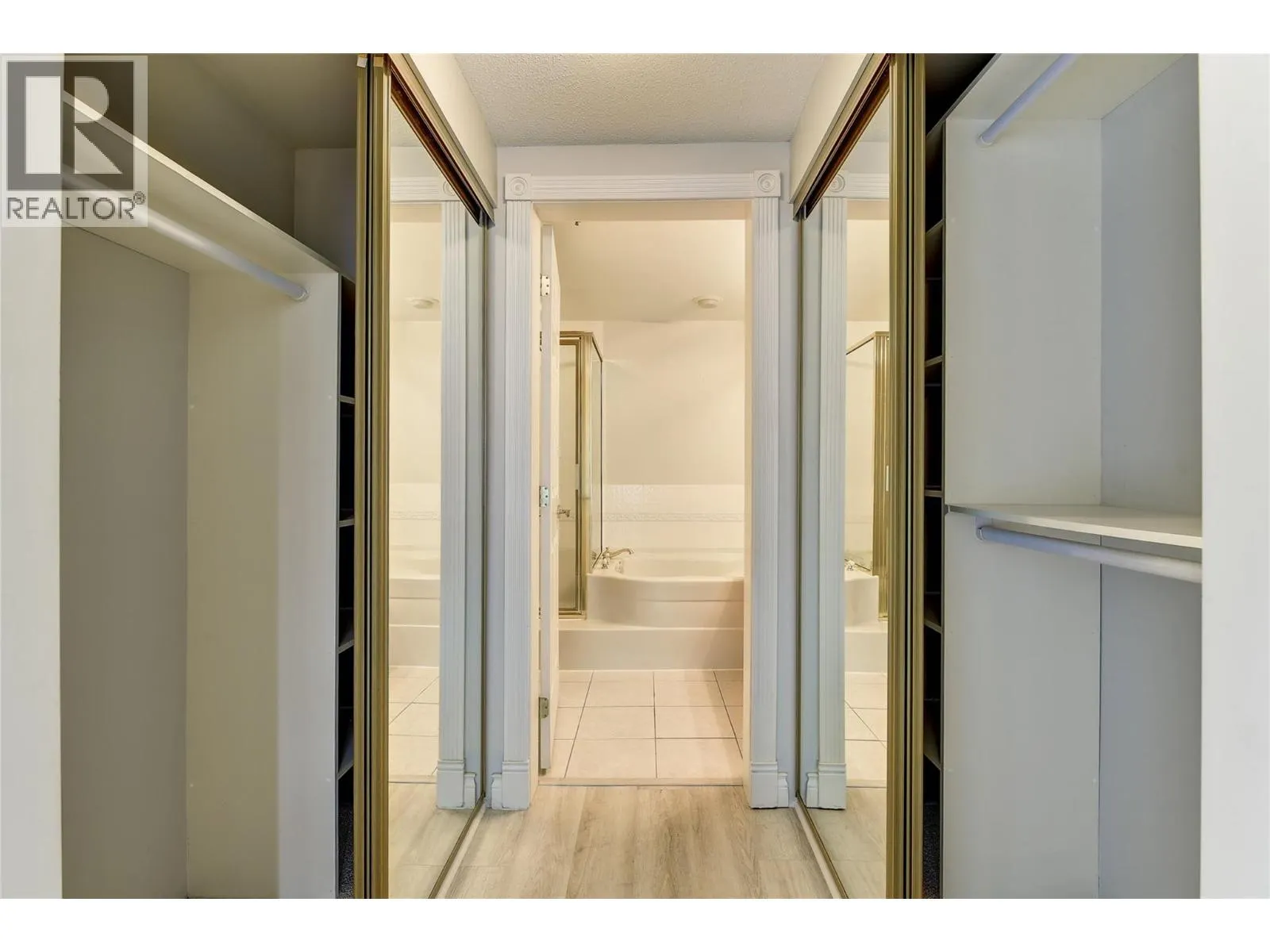 1152 Sunset Drive Unit# 606