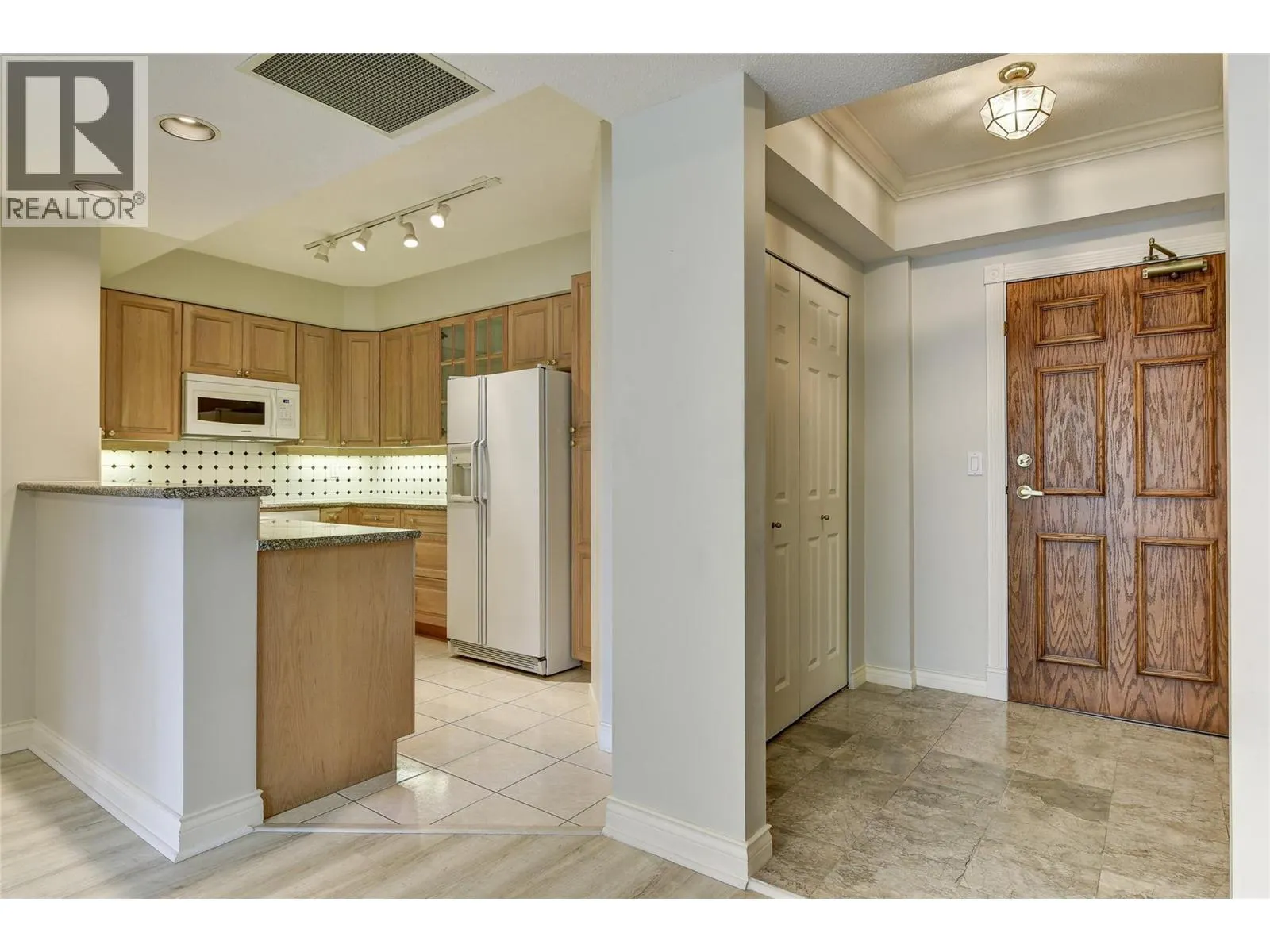 1152 Sunset Drive Unit# 606