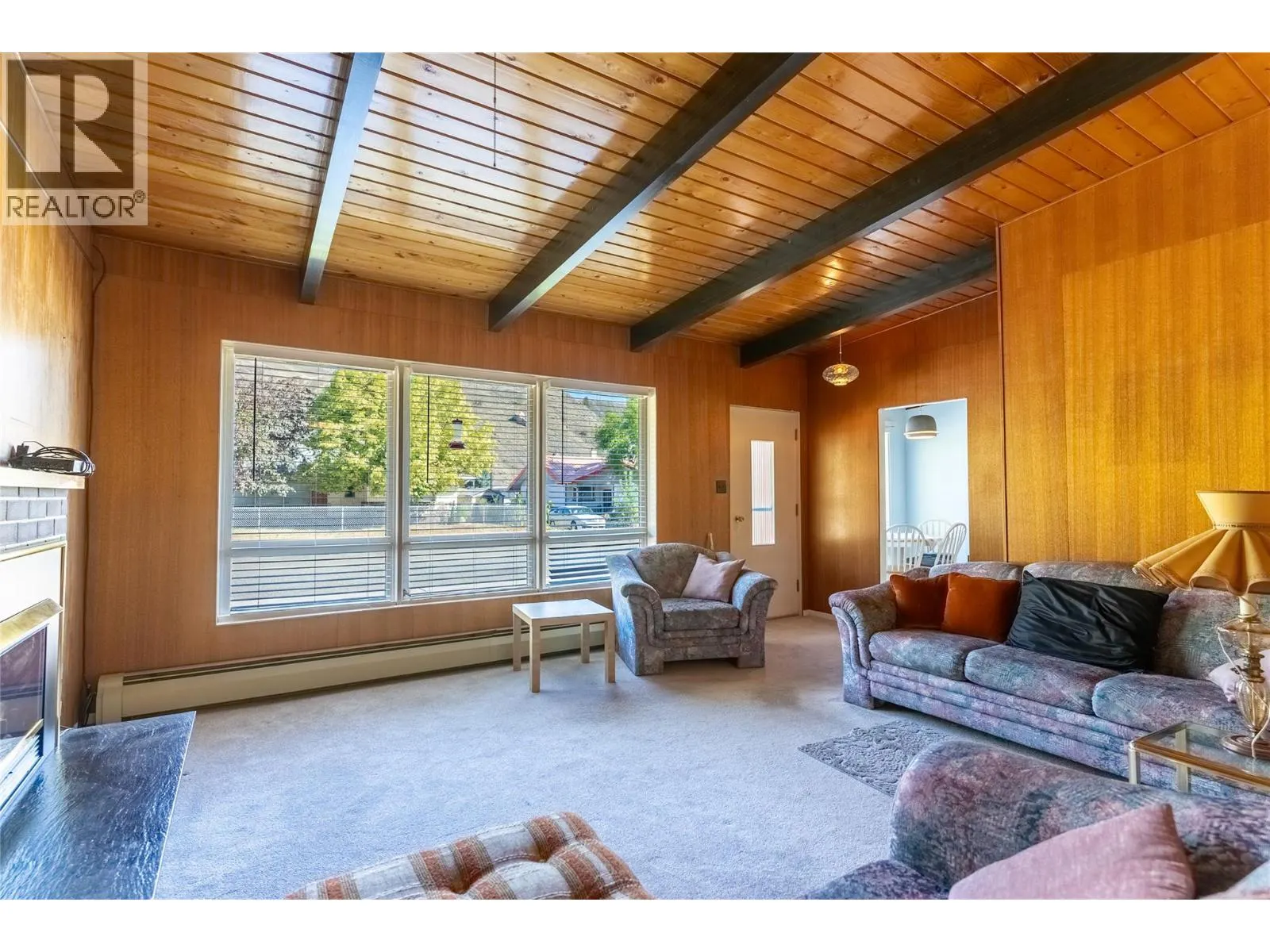 840/842 Collins Road