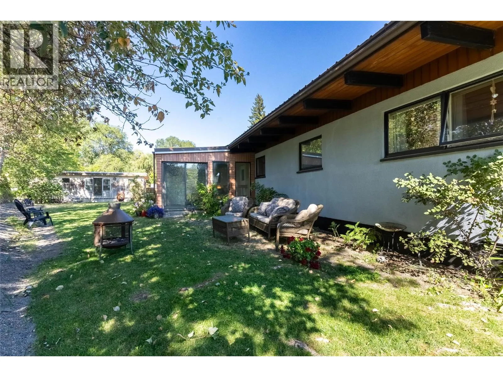 840/842 Collins Road