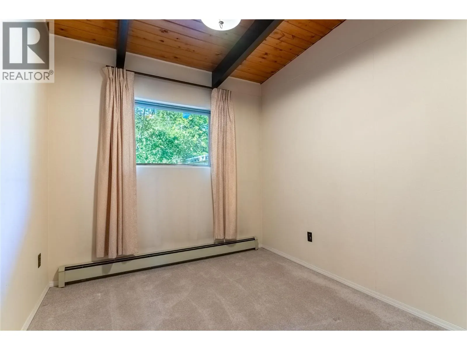 840/842 Collins Road