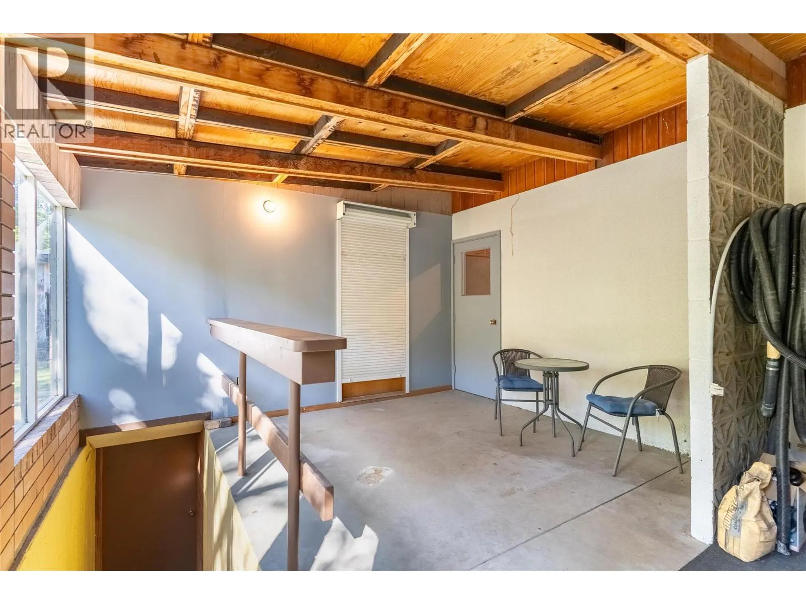 840/842 Collins Road