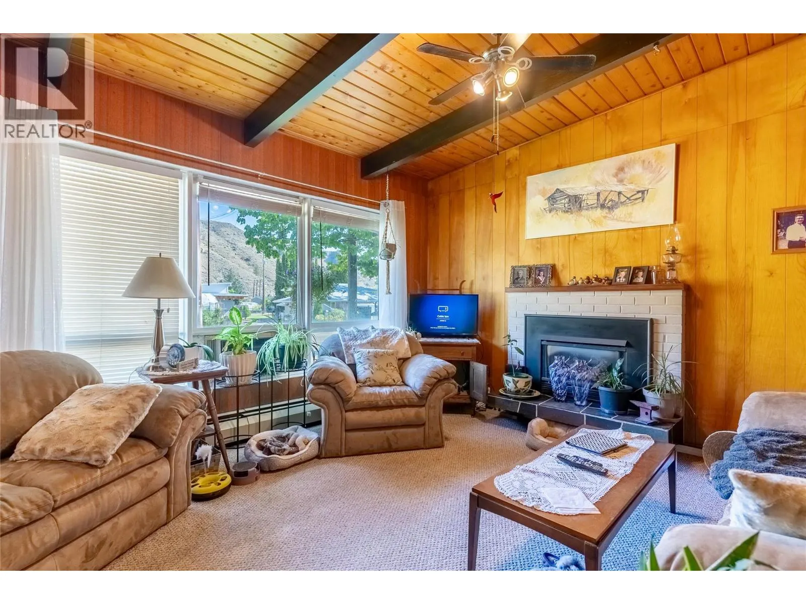 840/842 Collins Road