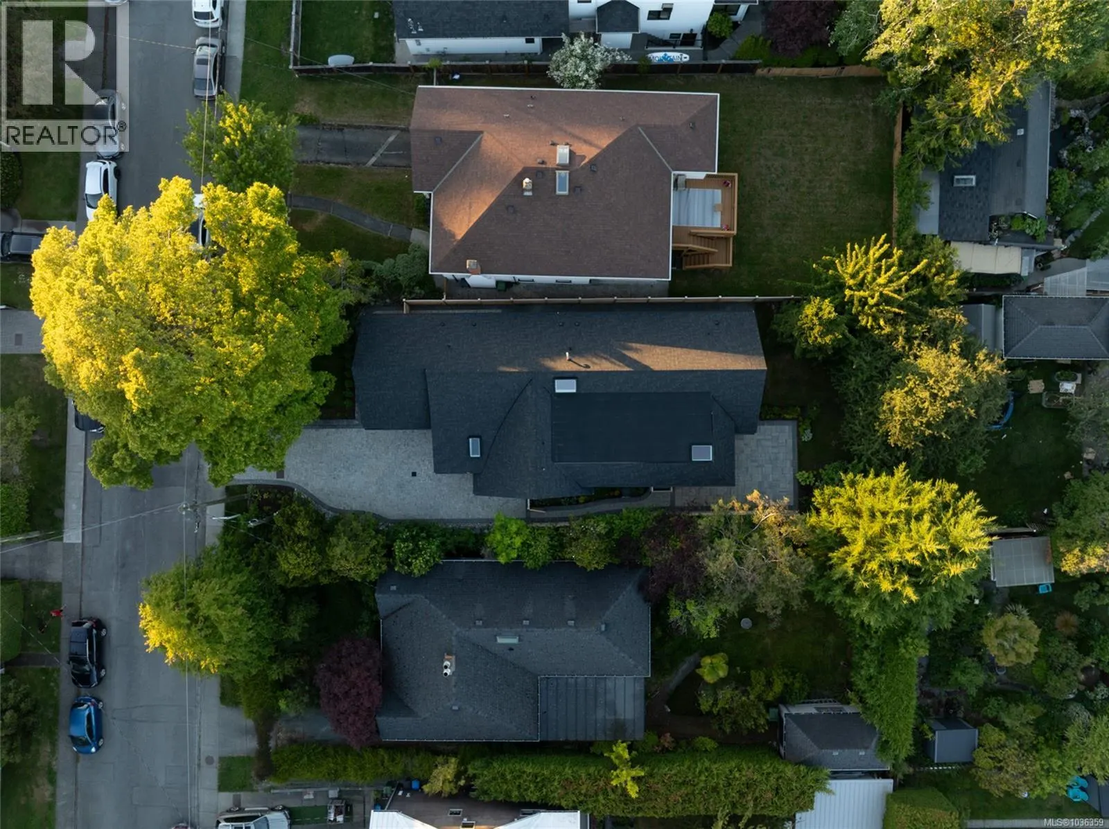 587 Oliver St