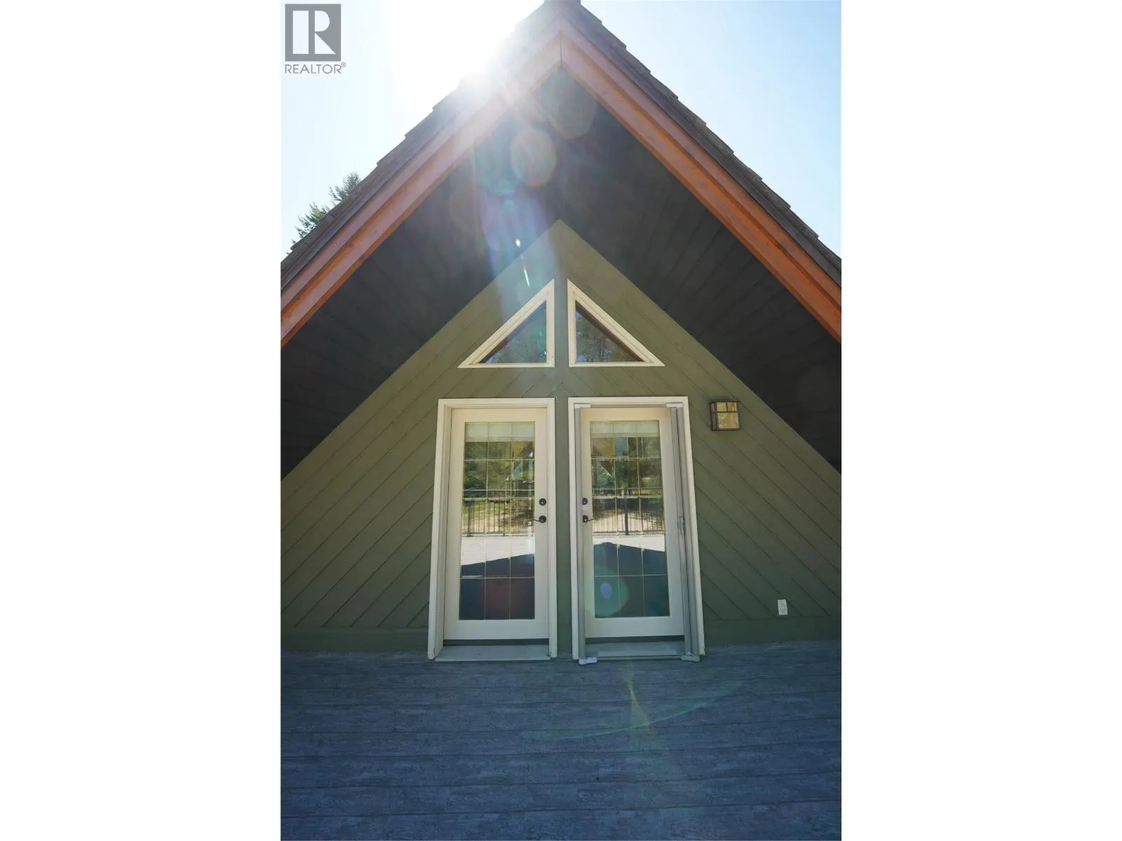 3306 Krestova Road