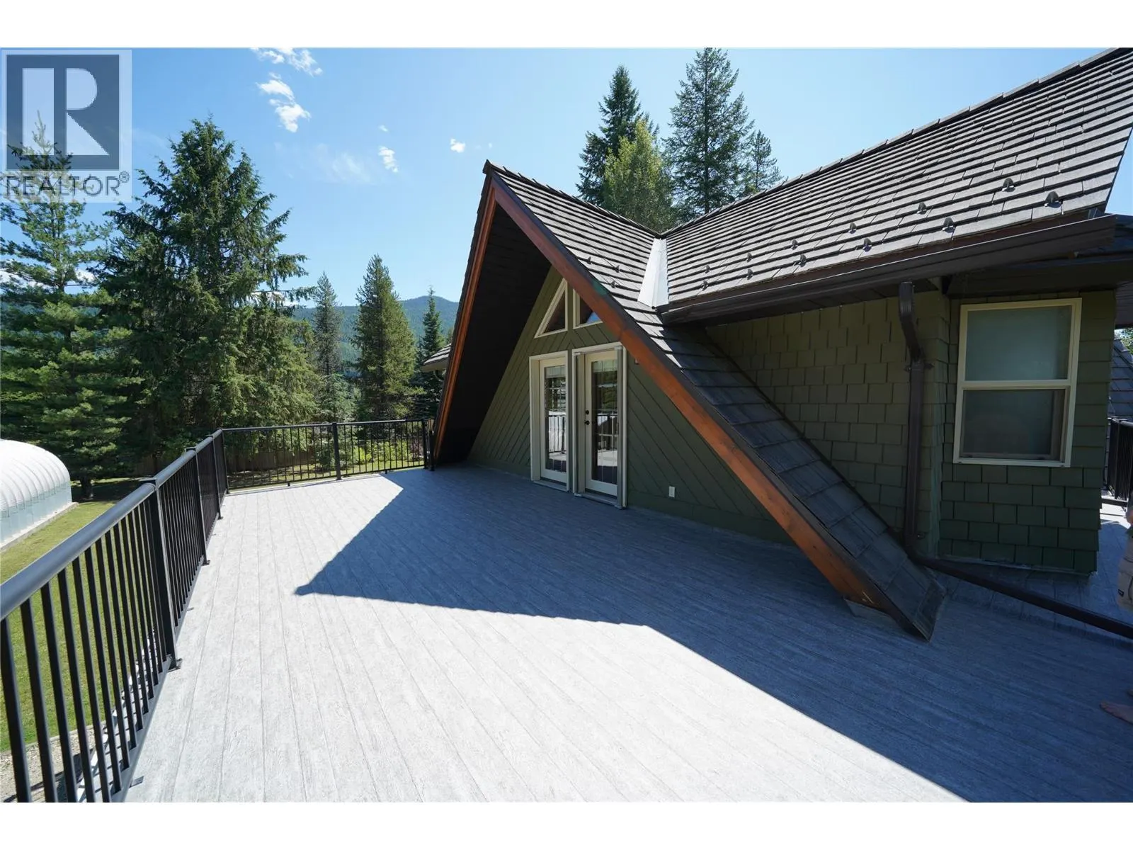 3306 Krestova Road
