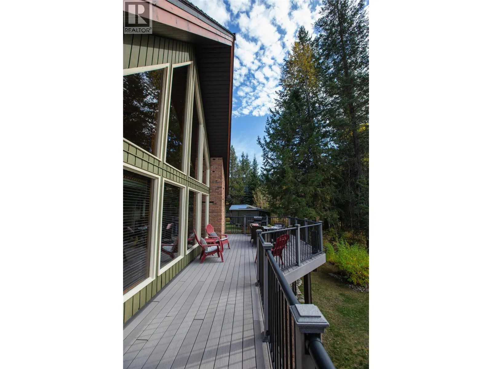 3306 Krestova Road