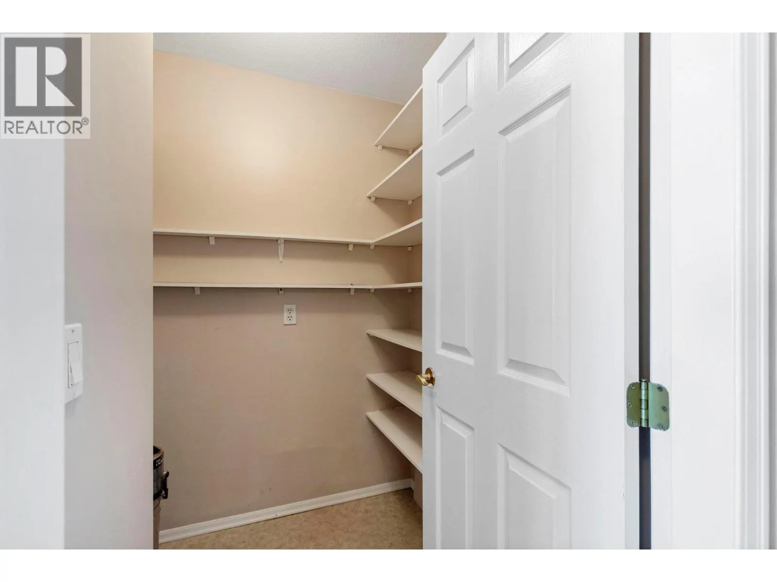 3283 Casorso Road Unit# 308