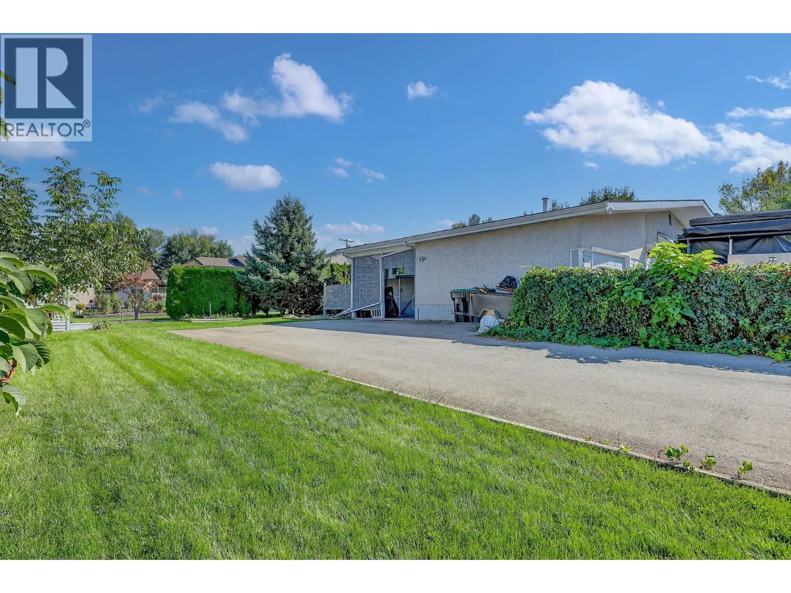 1060 Thompson Road