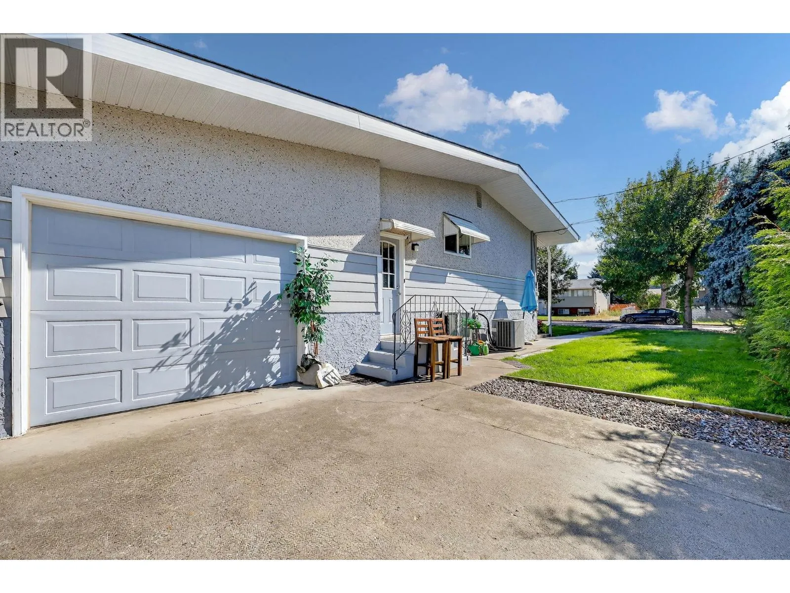 1060 Thompson Road