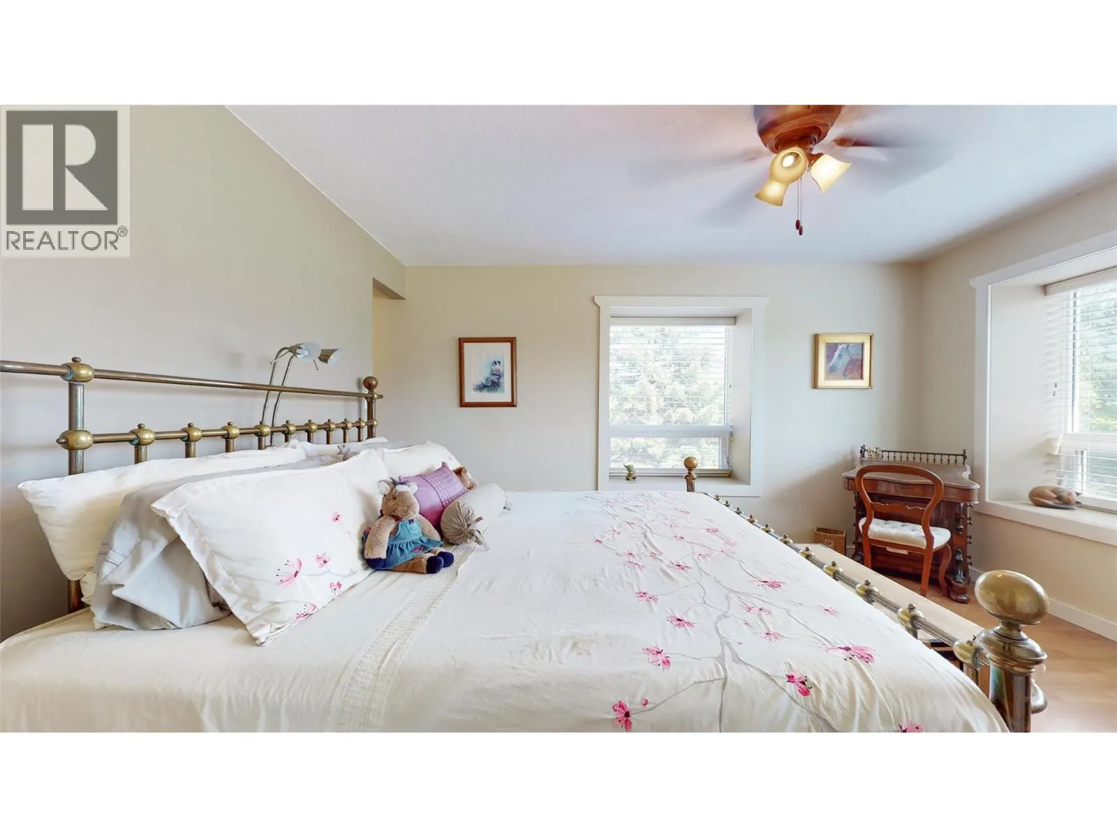 205 GREASEWOOD Avenue