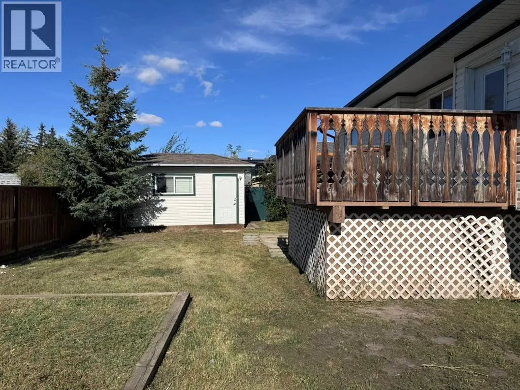 1832 Willowbrook Crescent
