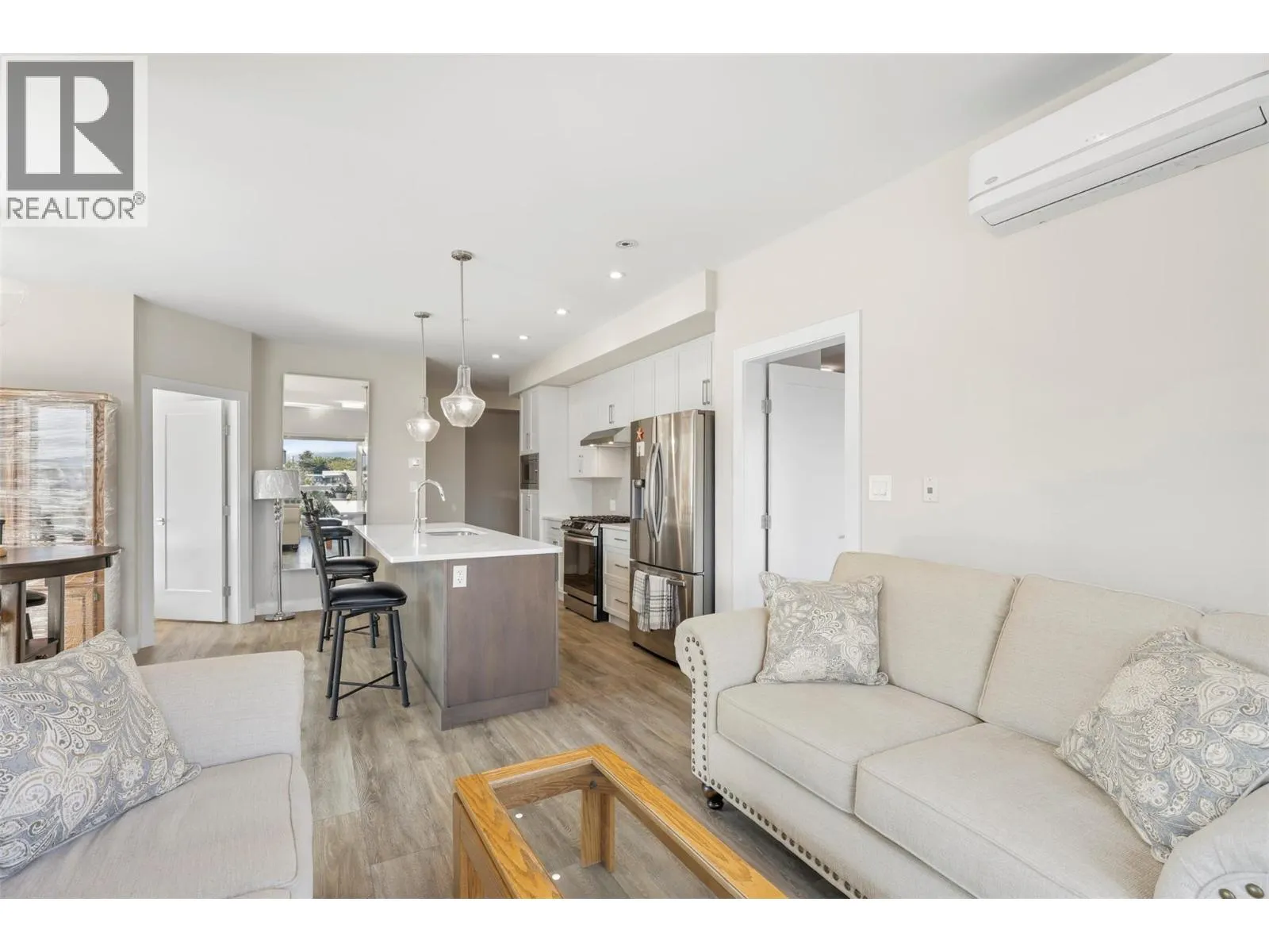 875 University Drive Unit# 103