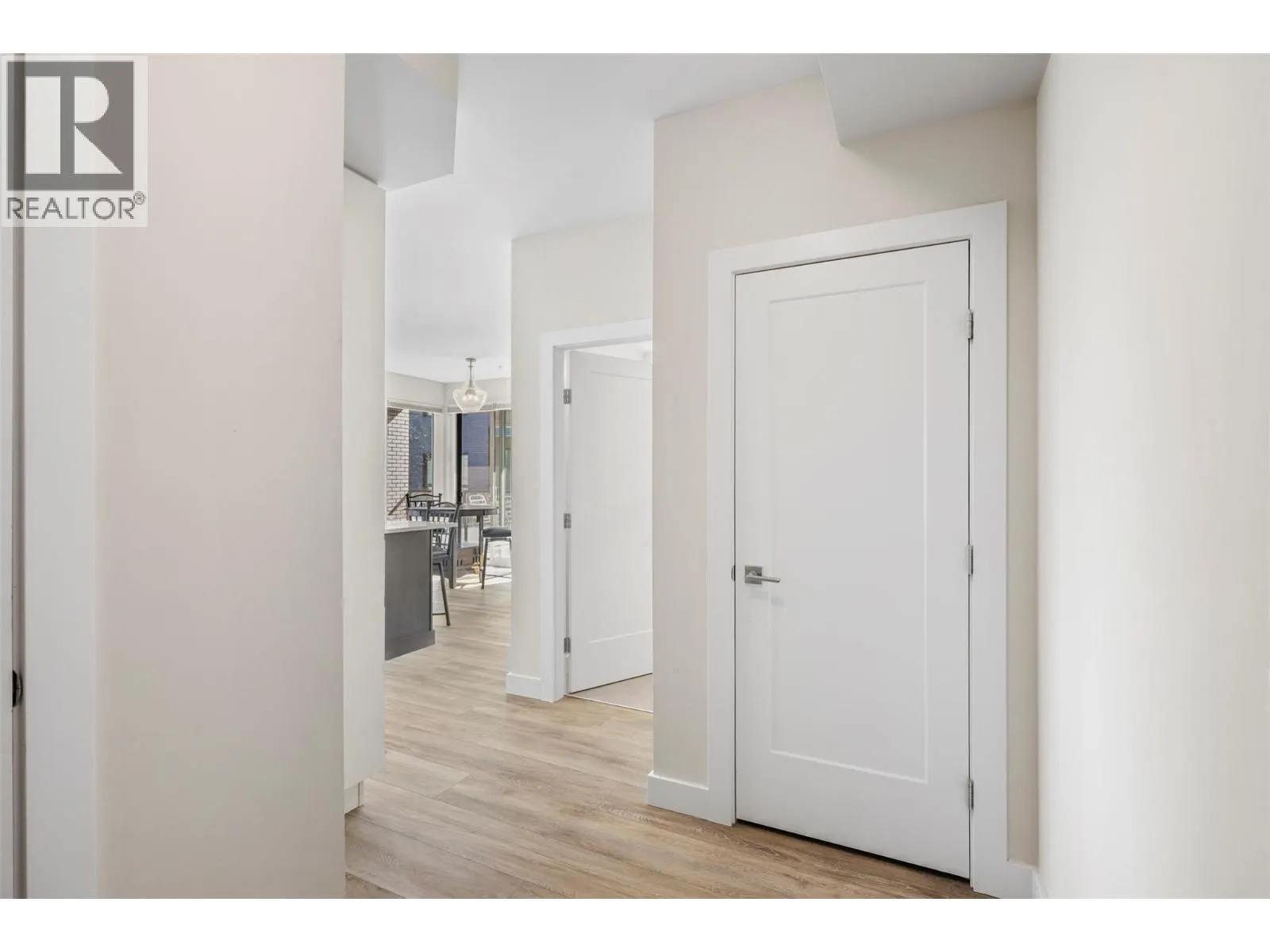 875 University Drive Unit# 103