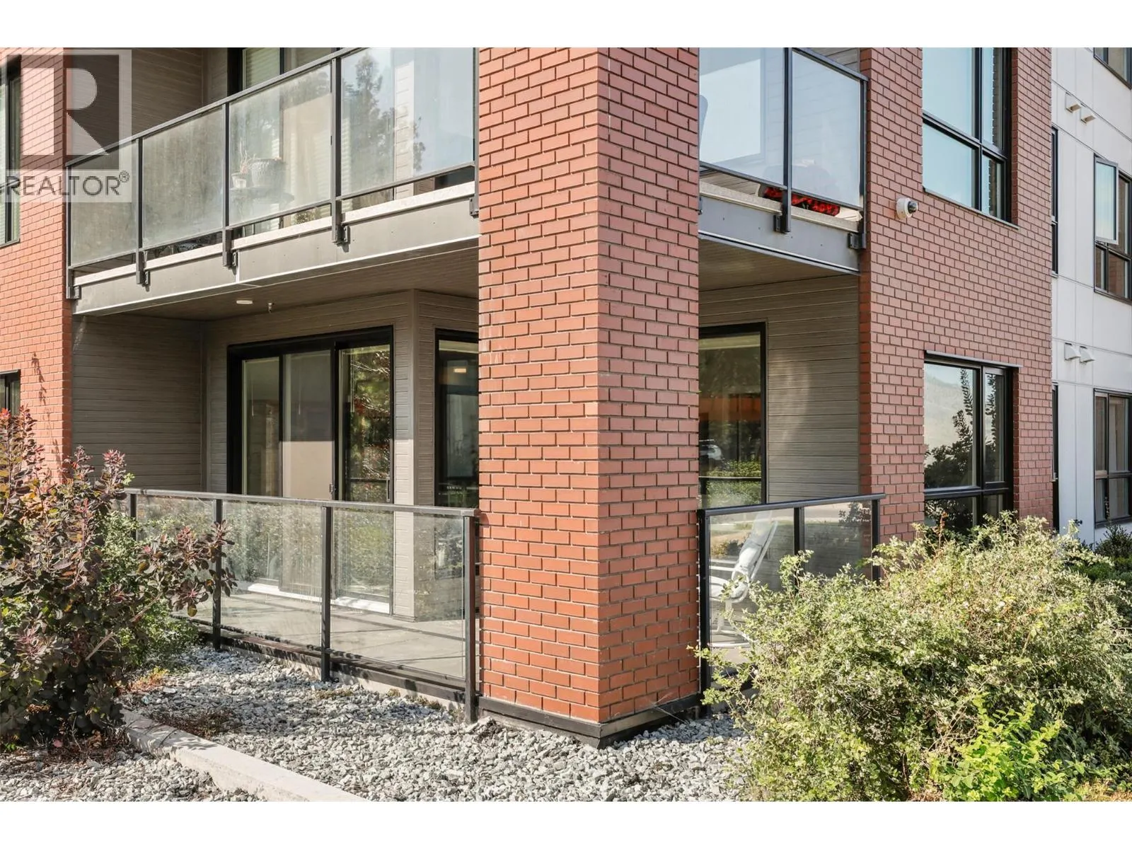875 University Drive Unit# 103