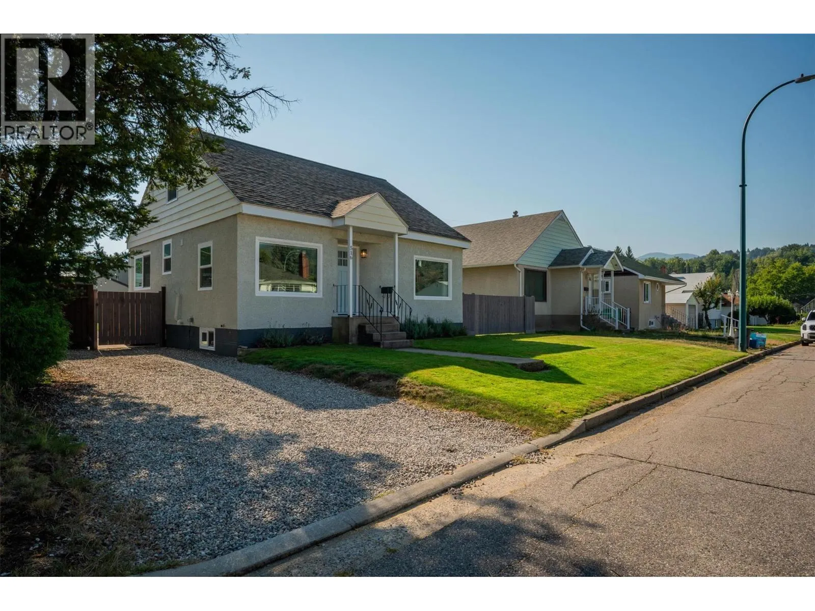 516 Portia Crescent