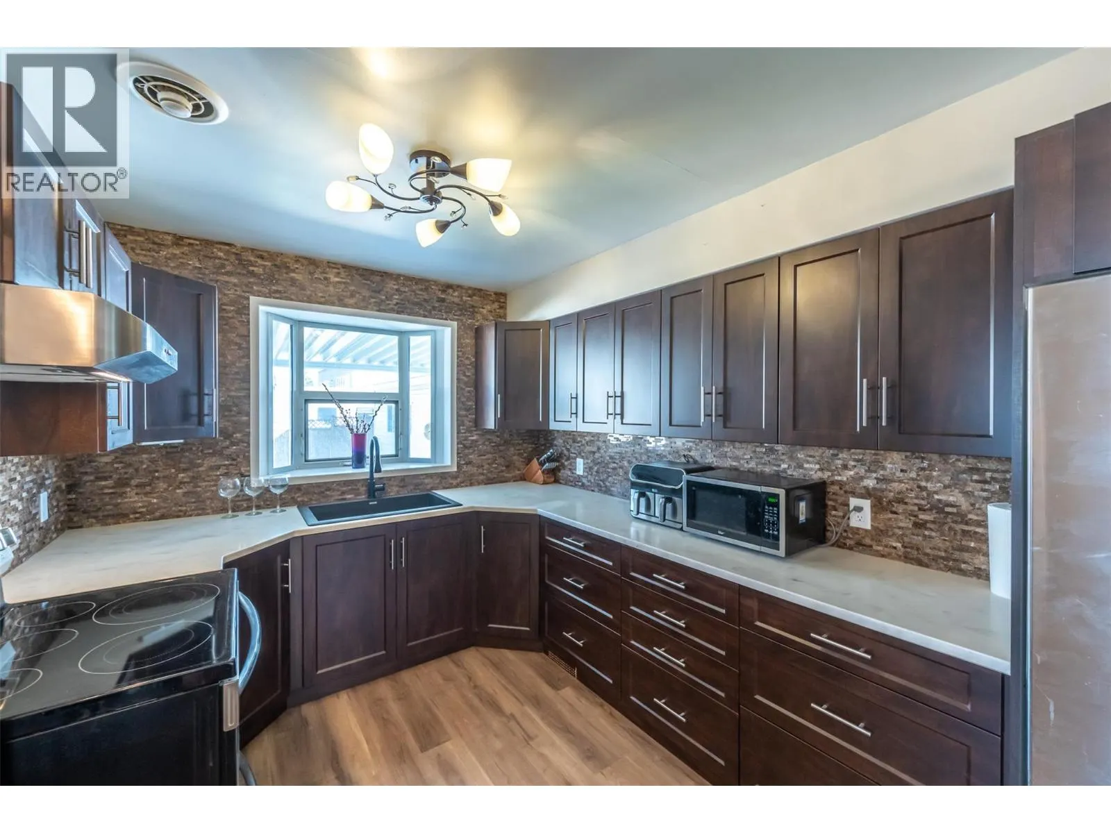 205 Manor Park Ave. Avenue