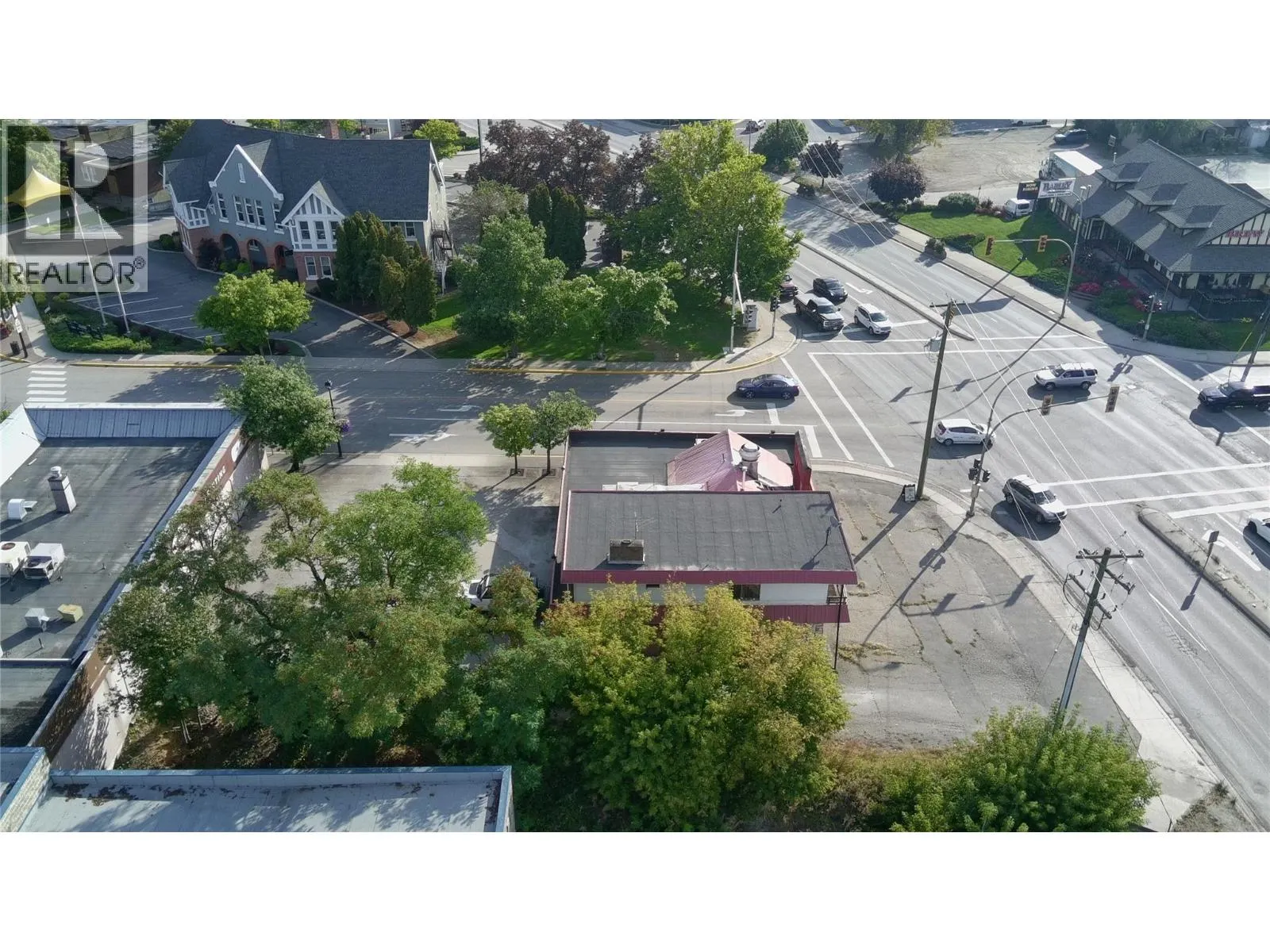 21 & 61 Shuswap Street NW